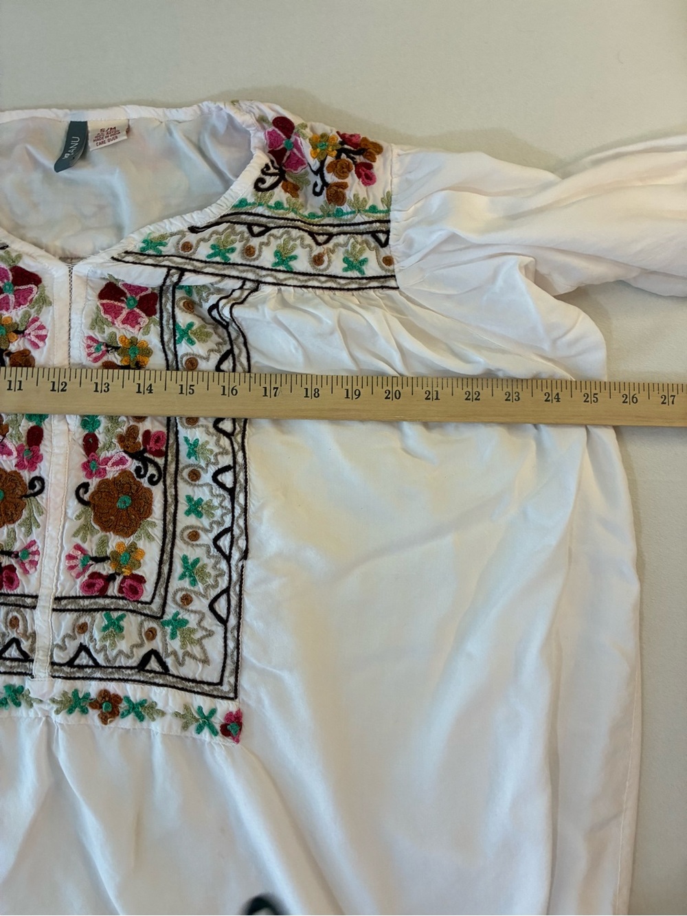 Anu 🌺Embroidered🌺Peasant Top sz Small/Medium - Picture 4 of 5